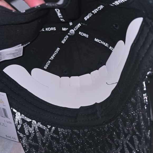 New Michael kors Signature Hat blk & Silver - Picture 7 of 14
